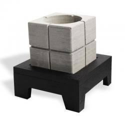 Ahşap Ayaklı Kare Artı Beton Saksı HK1530