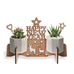 Beton Saksılı Yıldız ve Geyik Desenli Happy New Year Ahşap Stand HK1683