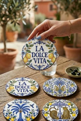 Sicilya Limon Desenli Bardak Altlığı 4'lü Set – La Dolce Vita Palmiye Sicilya Limon Desenli Bardak Altlığı 4'lü Set – La Dolce Vita Palmiye