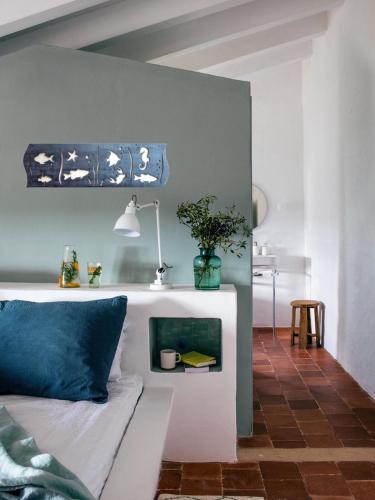 Koyu Turkuaz Denizaltı Tablosu - Halkkitabevi