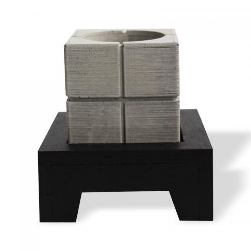 Ahşap Ayaklı Kare Artı Beton Saksı - Halkkitabevi Ahşap Ayaklı Kare Artı Beton Saksı - Halkkitabevi