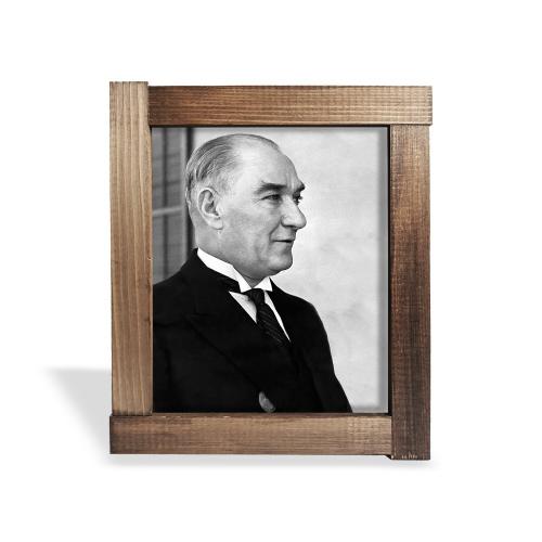 Ahşap Çerçeveli Atatürk Tablosu "Kalpaklı Siyah Beyaz" - Halkkitabevi