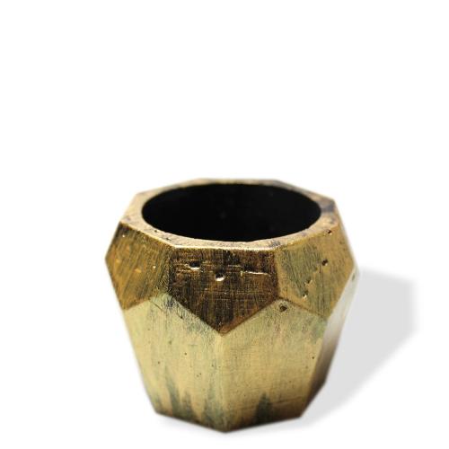 Elmas Beton Saksı - Siyah Üstü Altınvarak - Halkkitabevi Elmas Beton Saksı - Siyah Üstü Altınvarak - Halkkitabevi