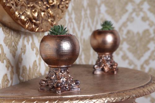 HK Dekor Sütun Başı Ayaklı Beton Saksı - Halkkitabevi