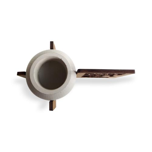 Kaplan Figürlü Beton Saksılı Ahşap Stand - Halkkitabevi