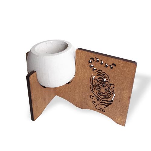 Kaplan Figürlü Beton Saksılı Ahşap Stand - Halkkitabevi